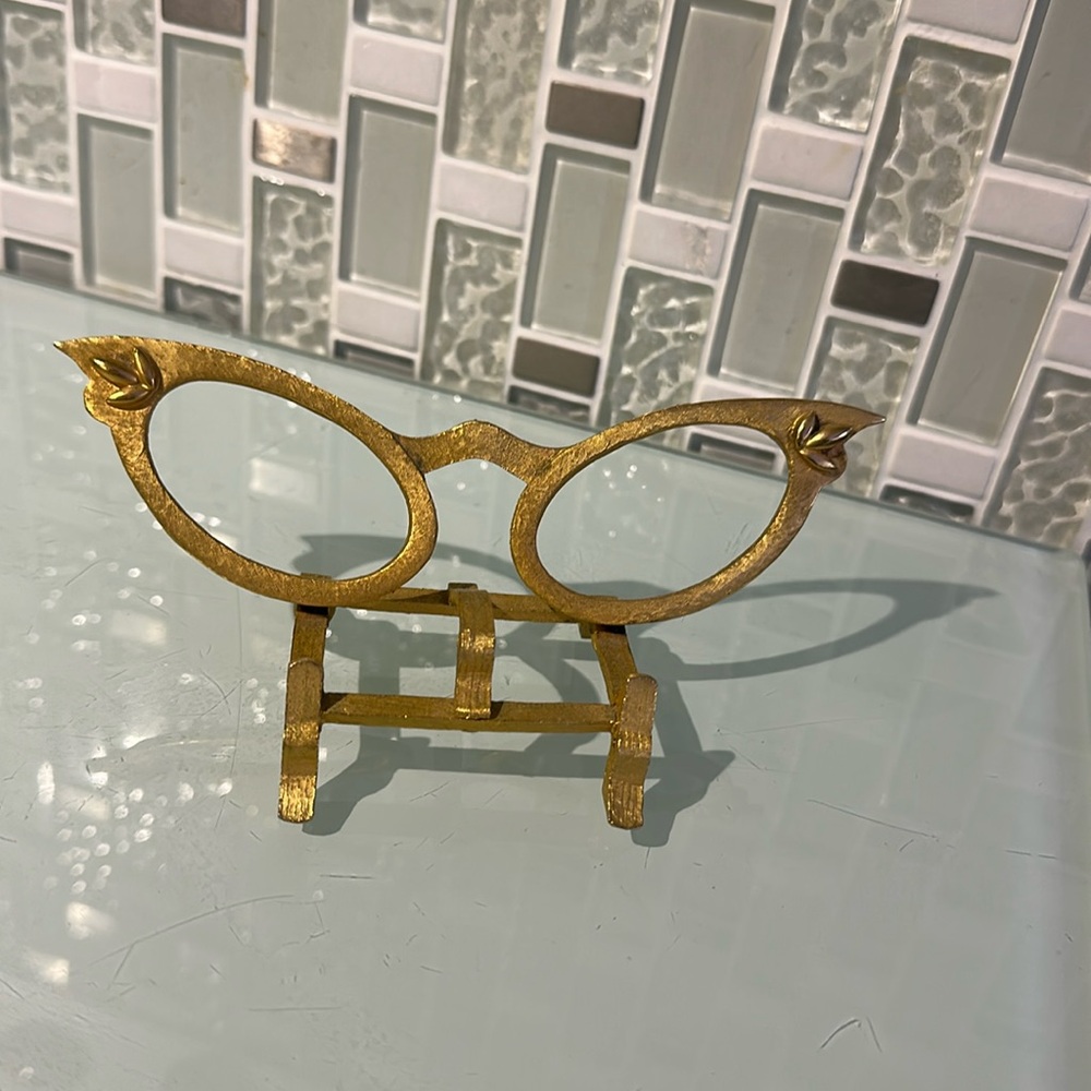 Vintage Glam Eyeglasses Rest